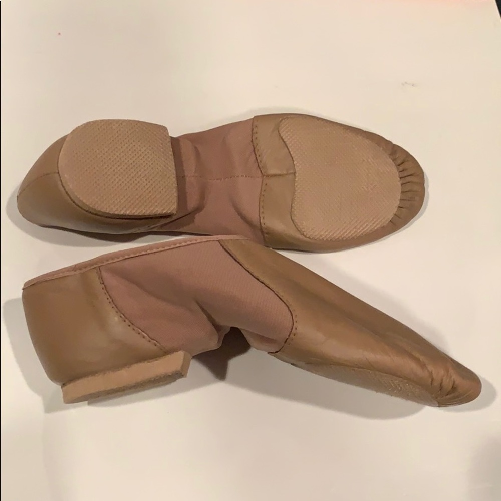 Unworn Women’s Bloch Tan Jazz Shoes
